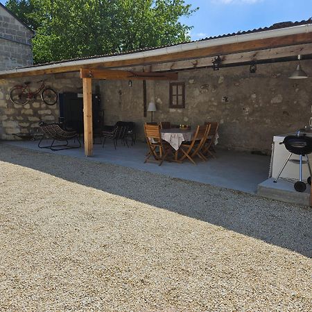 Gite Le Montinho Fontevraud L'Abbaye Bagian luar foto