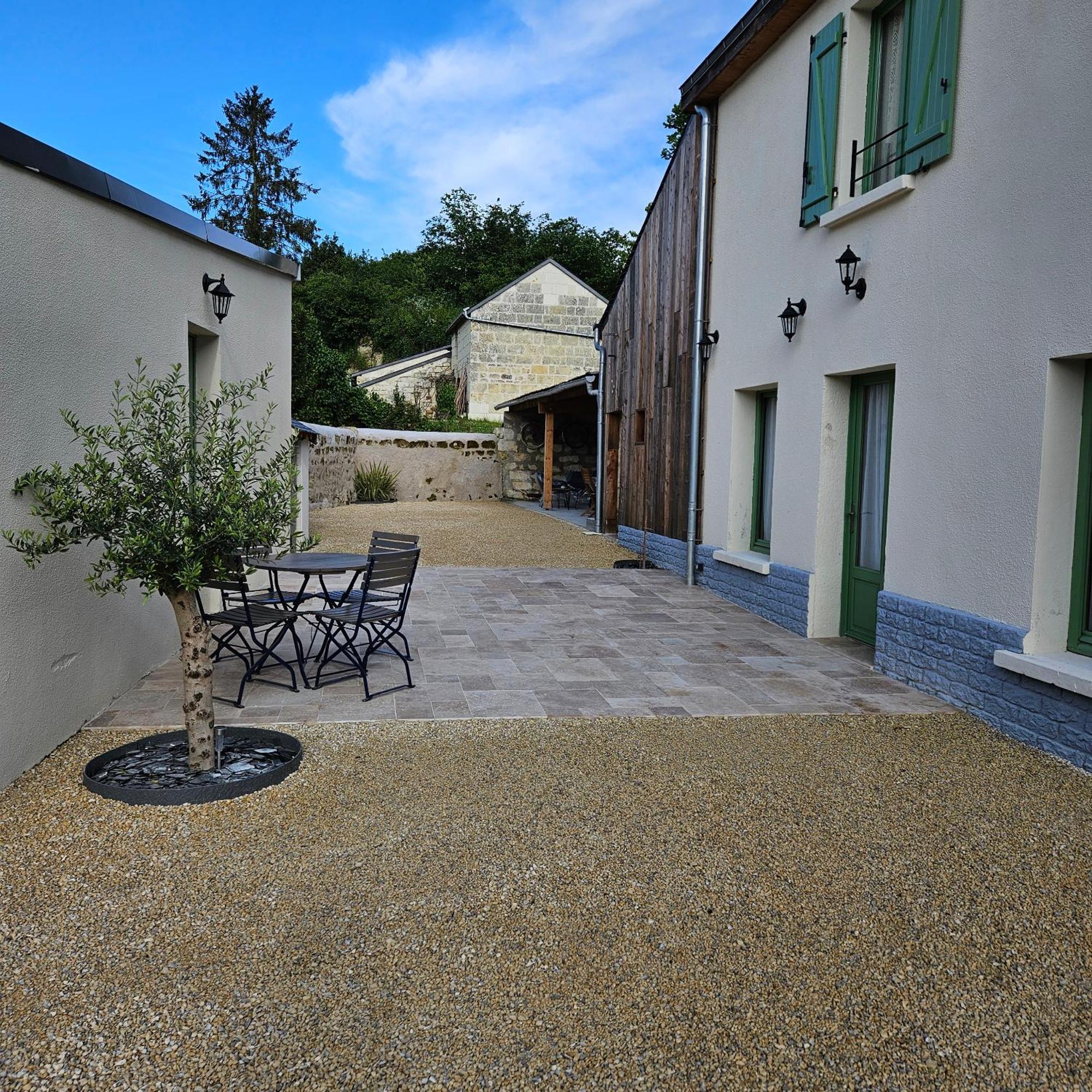 Gite Le Montinho Fontevraud L'Abbaye Bagian luar foto